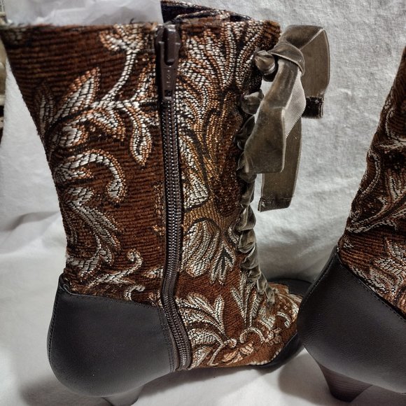 🌍 Poetic Licence || 2.5" Lady Victoria Boots - Picture 5 of 12